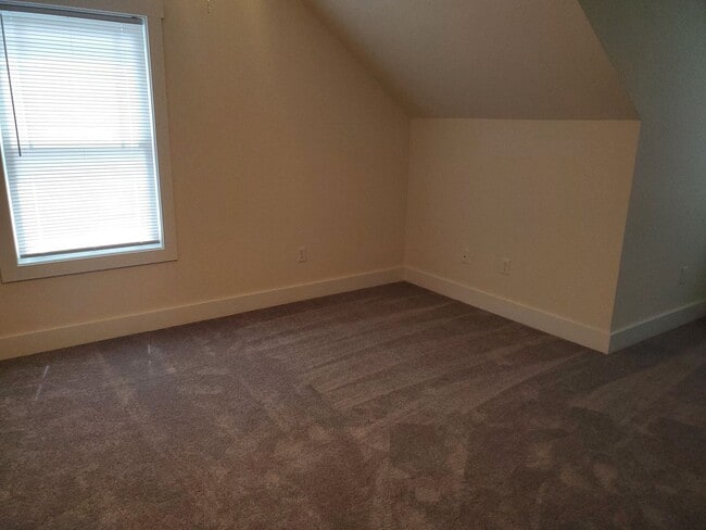 Building Photo - Convenient to Fort Pickett and Downtown Blackstone