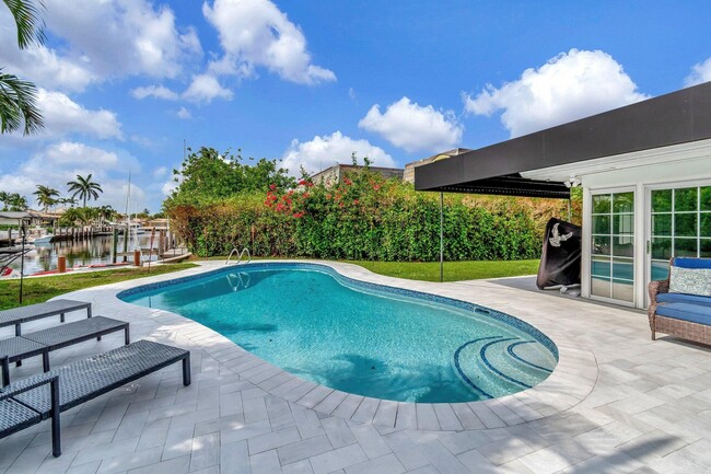 Building Photo - 4450 NE 23rd Ave