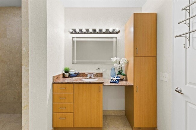 Building Photo - 1620 Presidential Way