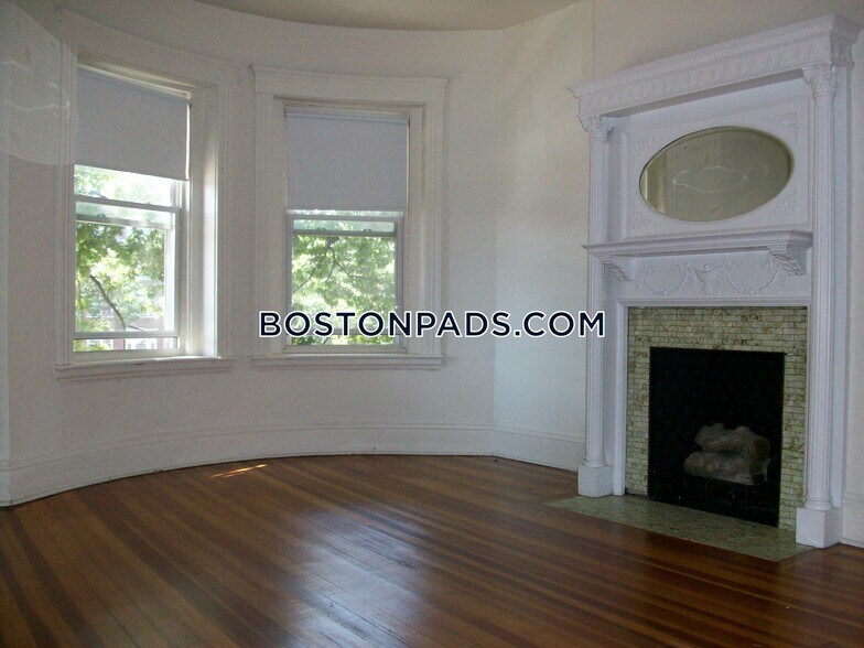 Building Photo - 1377 Commonwealth Ave