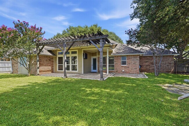 Building Photo - Home in Midlothian