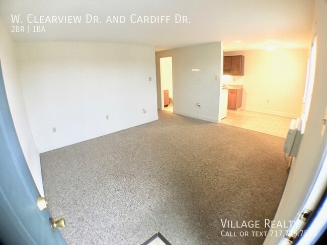 Building Photo - NO Steps! Affordable 2-Bed Convenient to I...