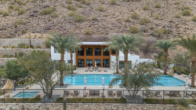 Building Photo - 4849 N Camelback Rdg Dr