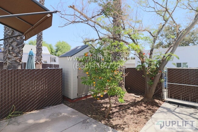 Building Photo - 320 7th St