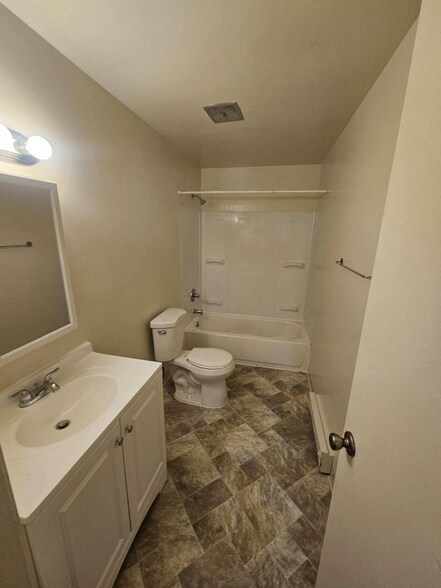 Building Photo - 4101 Pine Hollow Dr