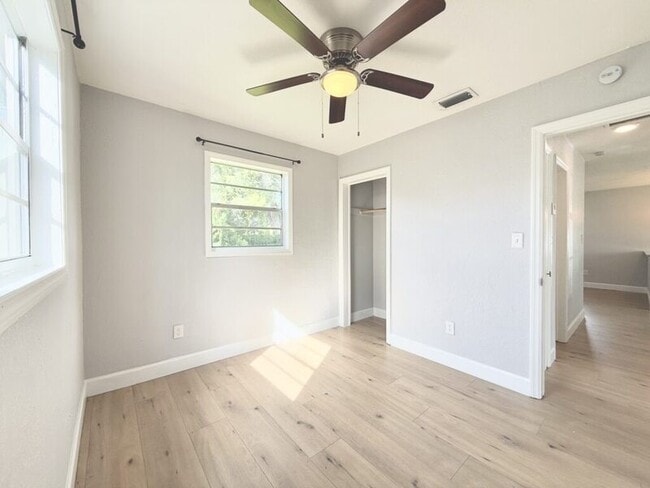 Building Photo - 5131 13th Ave N