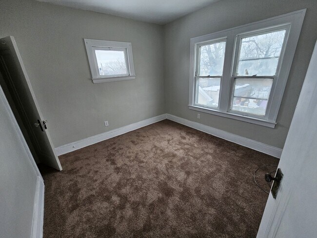 Building Photo - 3378 E 134th St