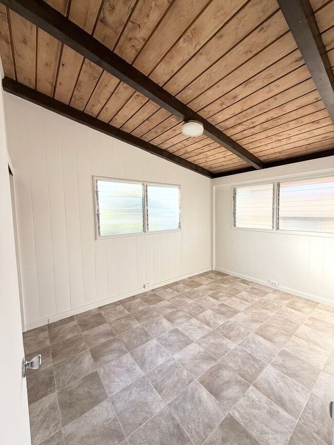 Building Photo - Aliamanu/Salt Lake - 2 bedroom 1 bath Duplex