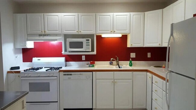 Kitchen_1 - 1405 Cain St