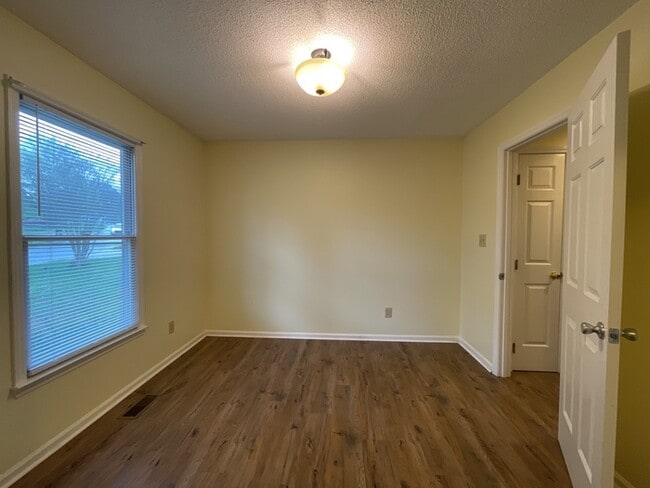 Building Photo - 2312 Faucette Ave