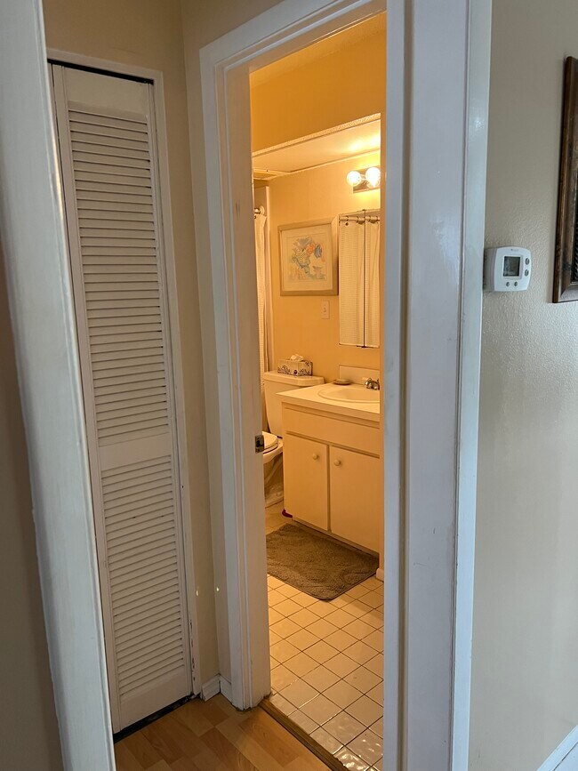 Building Photo - 2772 Woodgate Ln