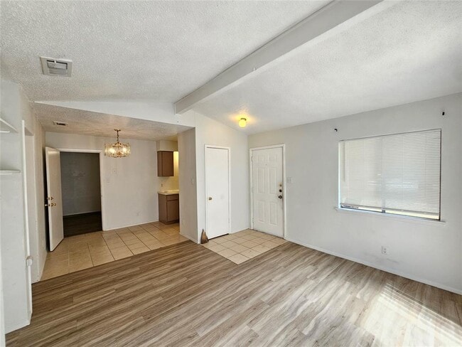 Building Photo - 6000 Emerald Forest Dr