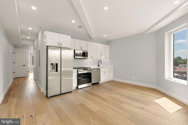 Building Photo - 3215 Mt Pleasant St NW
