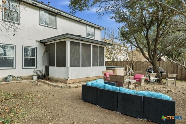 Building Photo - 1410 Katie Lynch Dr