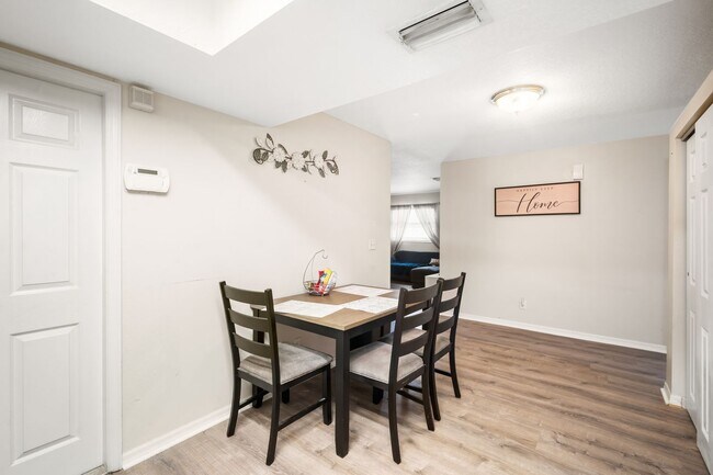 Building Photo - Fully Furnished 3BR/2BA Clearwater Home – ...