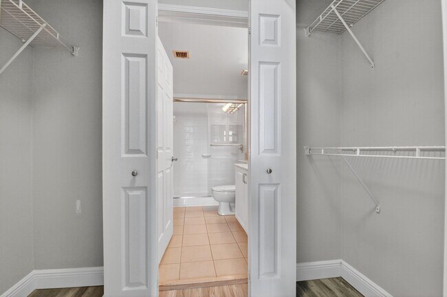 Building Photo - 780 S Sapodilla Ave
