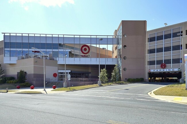 Building Photo - Luxury 2BD/2BA in The Gallery - Across from PIKE & ROSE + White Flint Metro