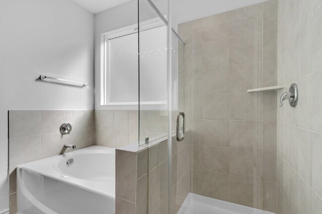 Building Photo - Modern 4 Bdrm Fort Worth Home for Rent- Zi...