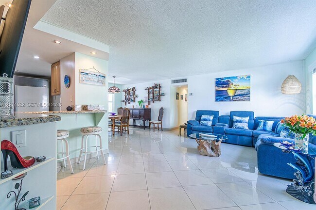 Building Photo - 121 Golden Isles Dr