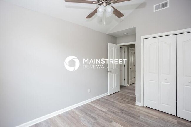 Building Photo - 3 Bedroom Pet-Friendly Home in HUNTERSVILL...