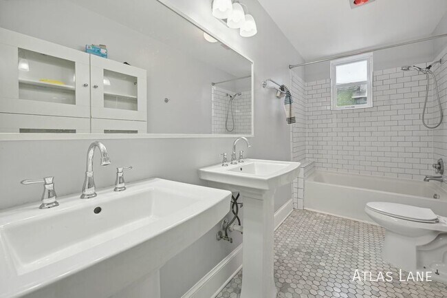 Building Photo - Waking Distance to Noma Metro Station and ...