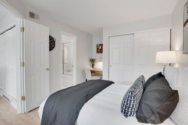 Building Photo - Charming 2 bed 1 bath Condo in Centennial!