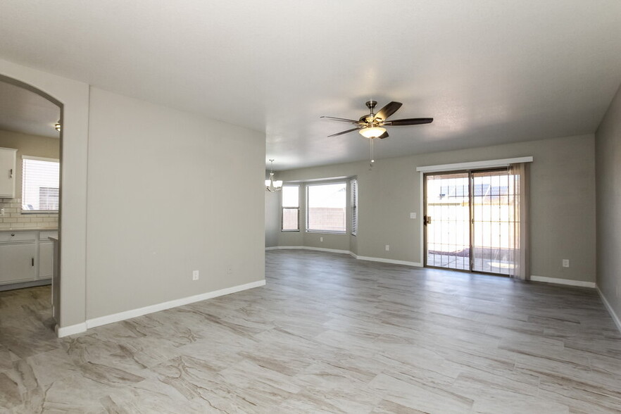Building Photo - 7574 W Denton Ln