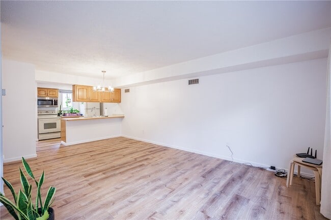 Building Photo - 678 Eastbrooke Ln