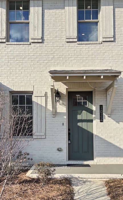 Building Photo - 1022 Windsor Dr