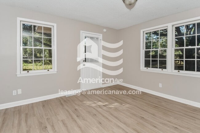 Building Photo - 1827 Beckley Dr