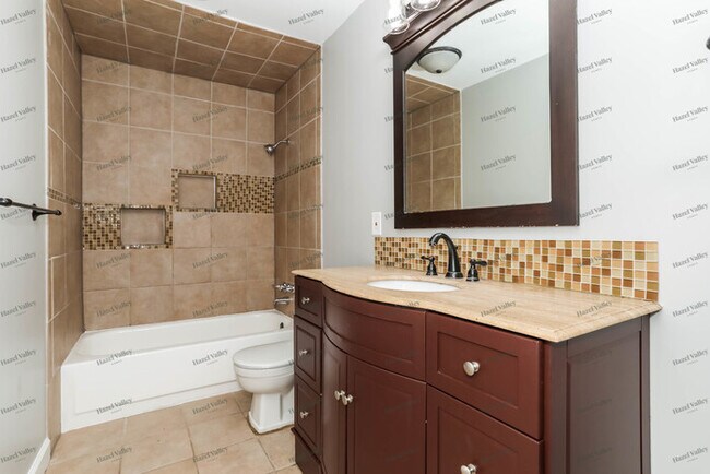 Building Photo - 816 Suncreek Ct