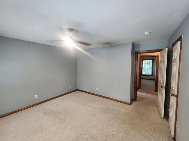 Building Photo - 720 Aguila Dr