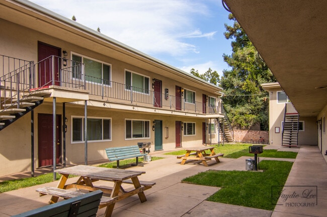 Bidwell's Mill common area - Bidwell's Mill Apartments