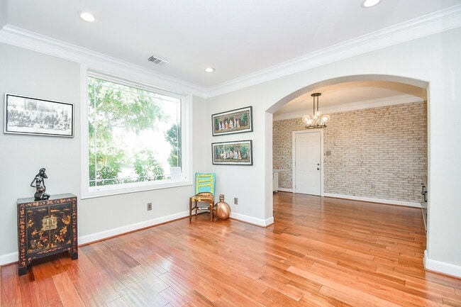 Building Photo - 7106 Habersham Ave