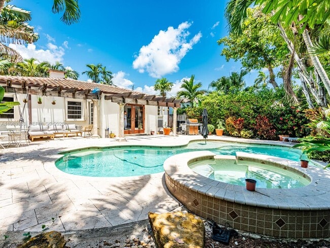 Building Photo - 8927 Hawthorne Ave