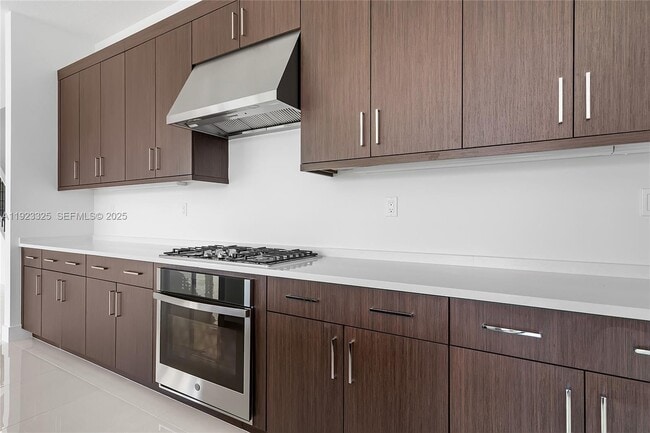 Building Photo - 9362 Tulip Leaf Ct