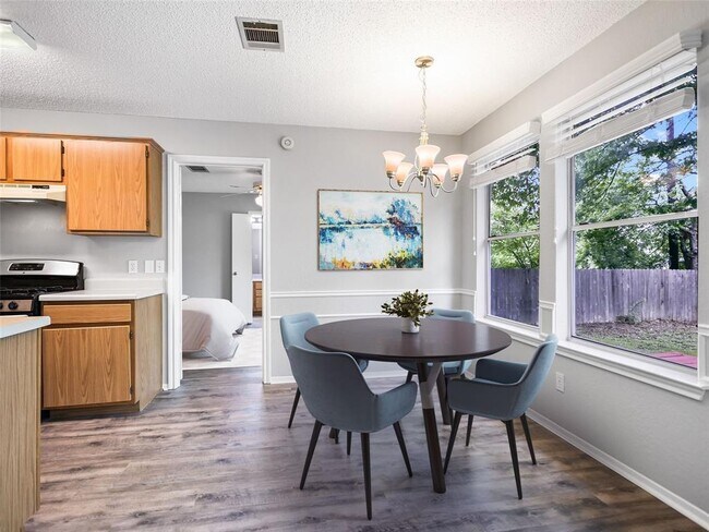 Building Photo - 1411 Hollow Tree Blvd