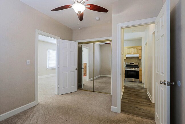 Building Photo - 841 N 9th Ave