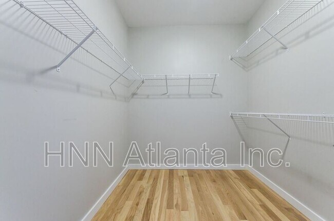 Building Photo - 1092 Kirkwood Ave SE