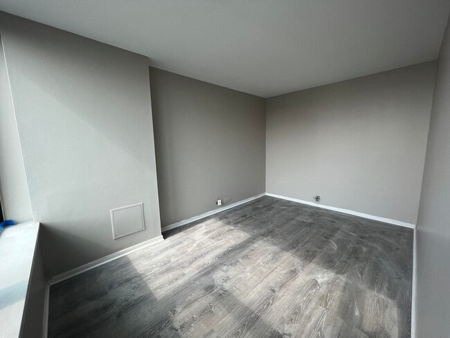 Building Photo - 1560 N Sandburg Terrace