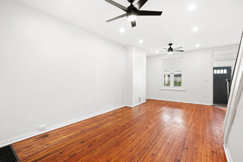 Building Photo - 2528 S 63rd St