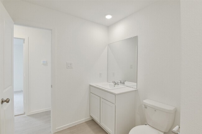 Building Photo - 16818 Great Highlands Dr