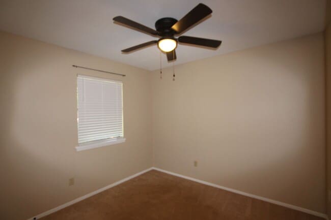 Building Photo - 1013 Blue Quail Dr