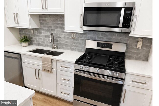 Building Photo - 5538 Karen Elaine Dr