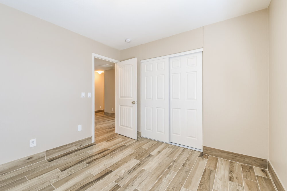 Building Photo - 10548 W Angels Ln