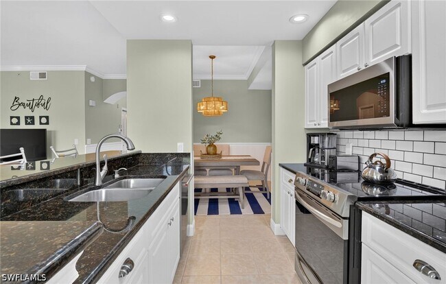 Building Photo - 3820 Sawgrass Way