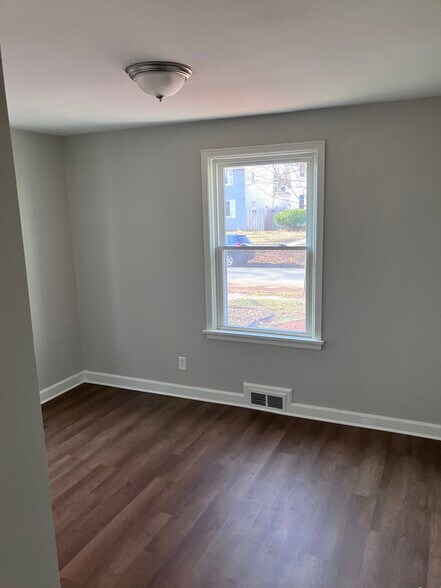 Building Photo - 912 Geers Ave