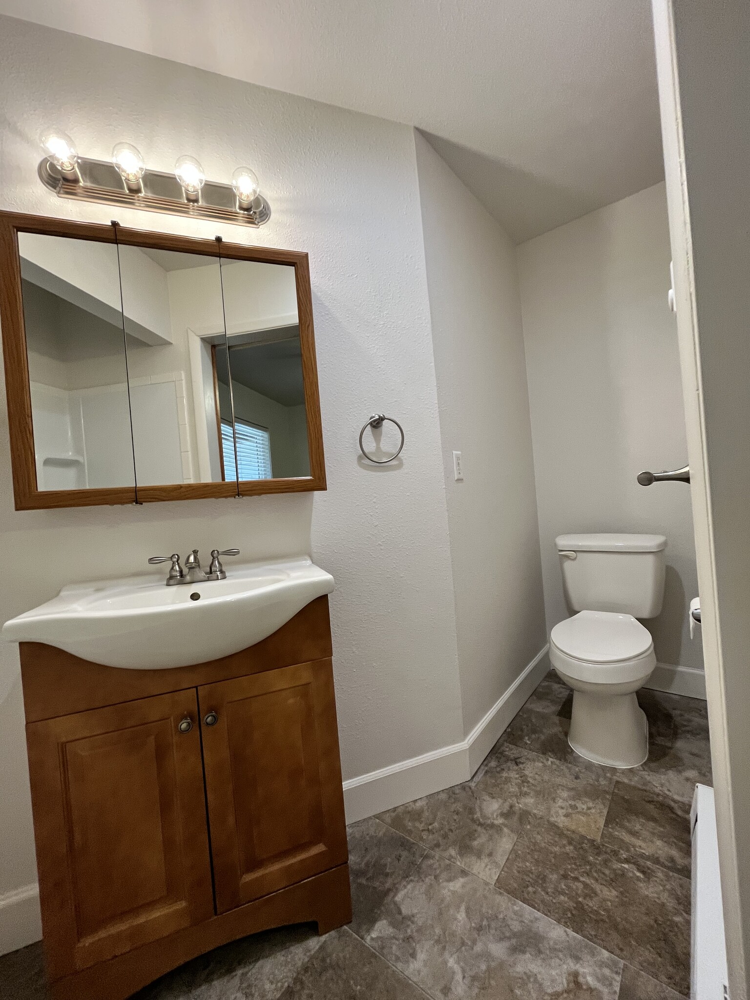 Building Photo - 303 N Bowdish Rd
