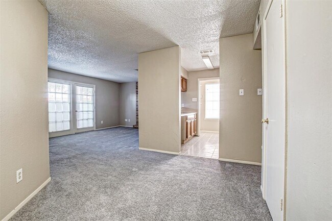 Building Photo - 1323 Brenda Ln