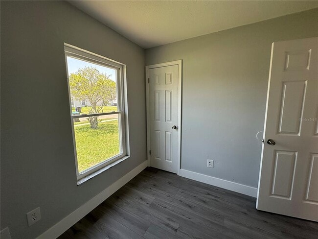 Building Photo - 3915 Anthony Ln